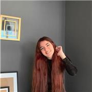 Diseñadora Gráfica y Directora de Arte con 6 años de experiencia en agencias creativas.